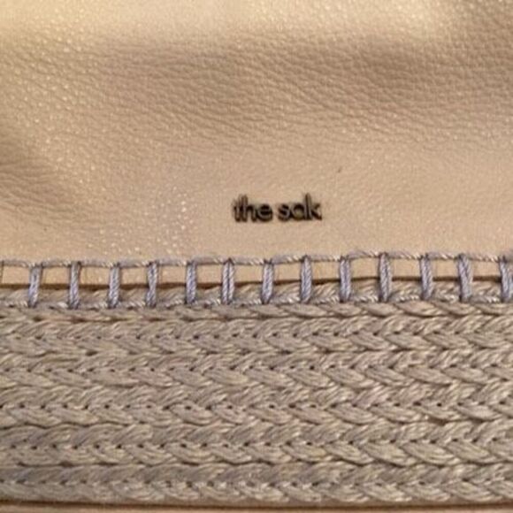 The Sak Linden 3-in-1 - Clutch, Shoulder or Convertible Leather Crossbody Bag - Picture 3 of 14